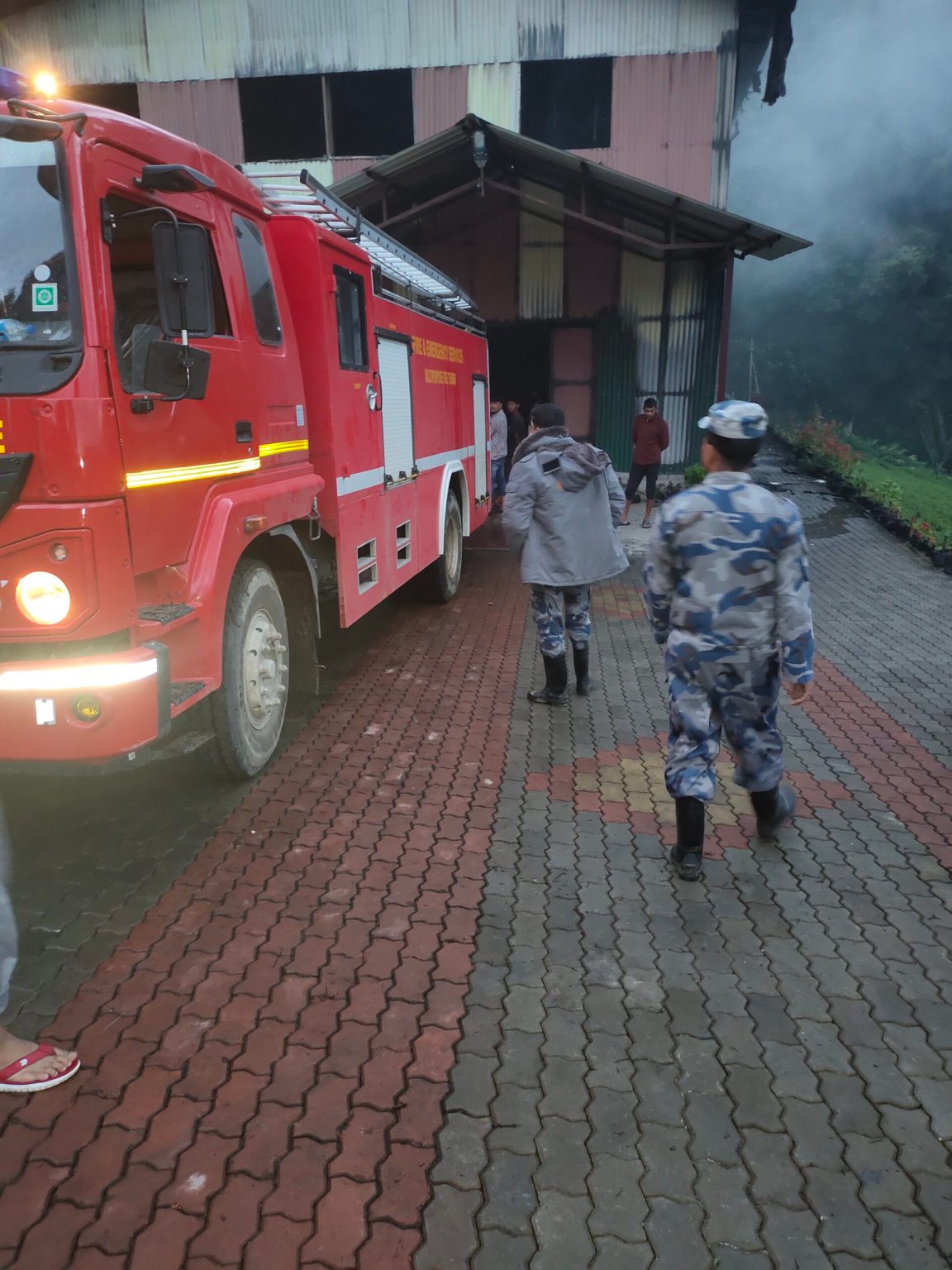 इलामको रक्तकाली टि स्टेटमा आगलागी,३ करोड बराबर क्षती